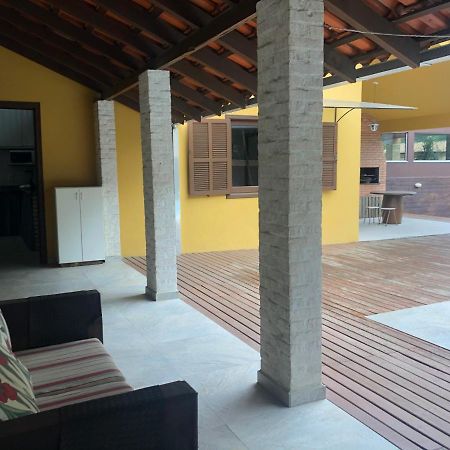 Linda Casa Com Piscina Em Bombinhas, Espaco Inteiro Экстерьер фото
