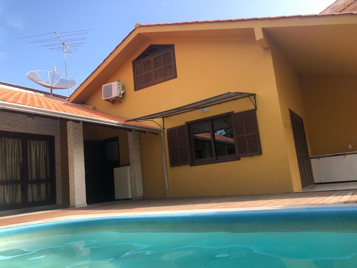 Linda Casa Com Piscina Em Bombinhas, Espaco Inteiro Экстерьер фото