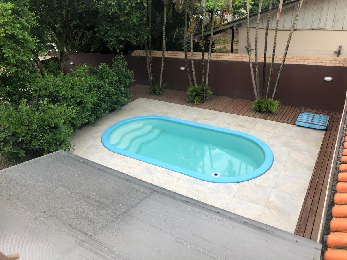 Linda Casa Com Piscina Em Bombinhas, Espaco Inteiro Экстерьер фото