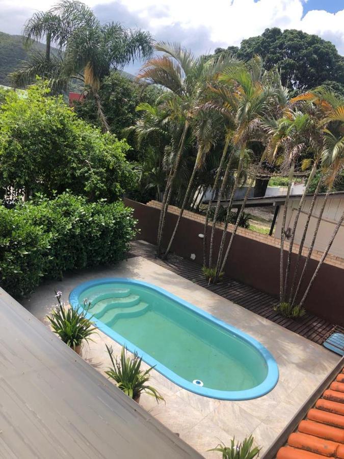 Linda Casa Com Piscina Em Bombinhas, Espaco Inteiro Экстерьер фото